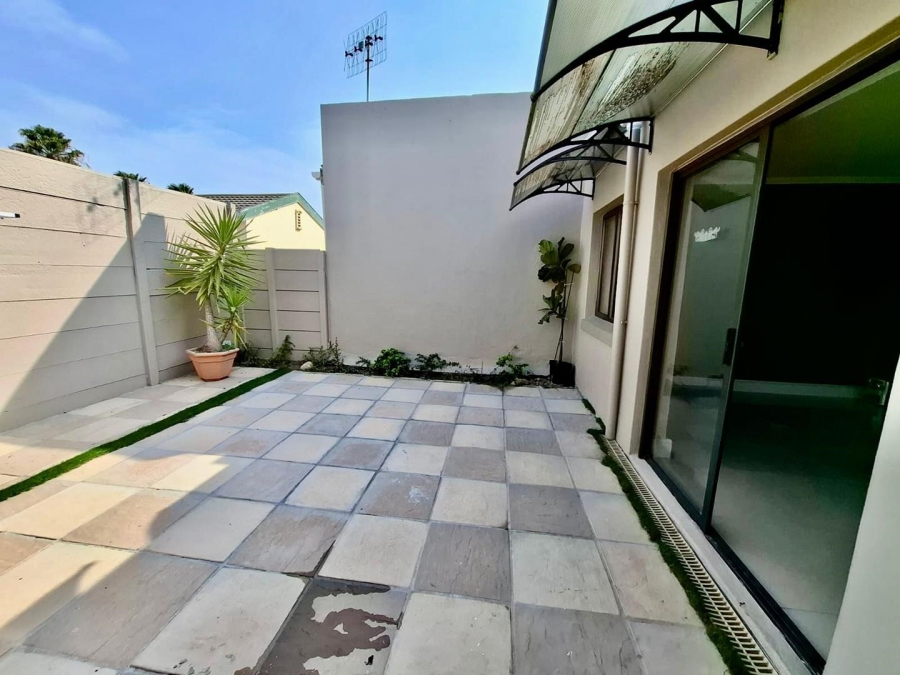 4 Bedroom Property for Sale in West Beach Western Cape